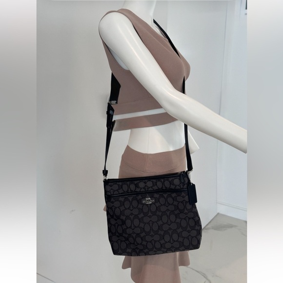 Coach large file Crossbody Bag EUC Carcosl Gray Canvas - Picture 1 of 15